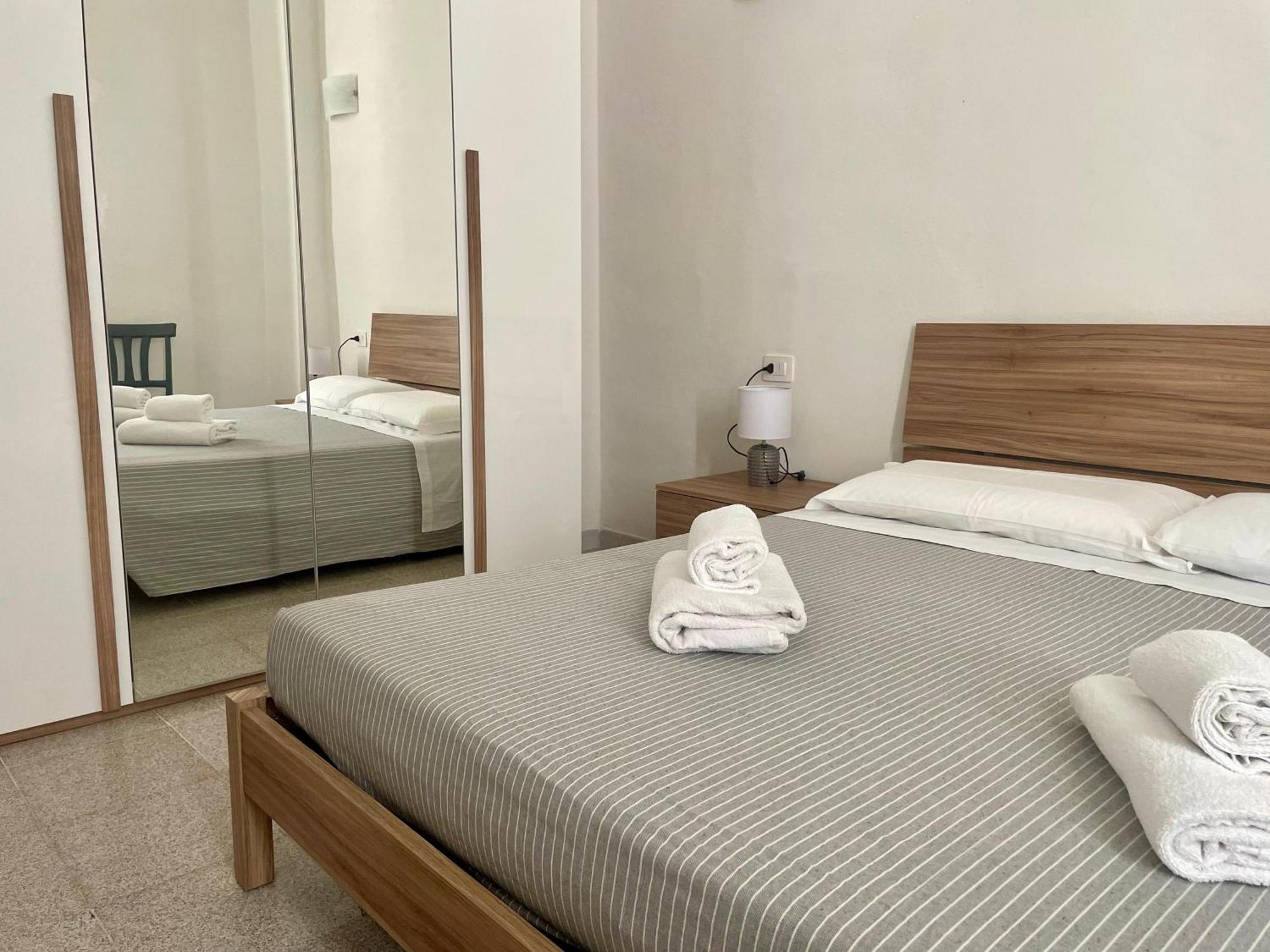 Onlyrooms V - Central & Train Station 칼리아리 외부 사진