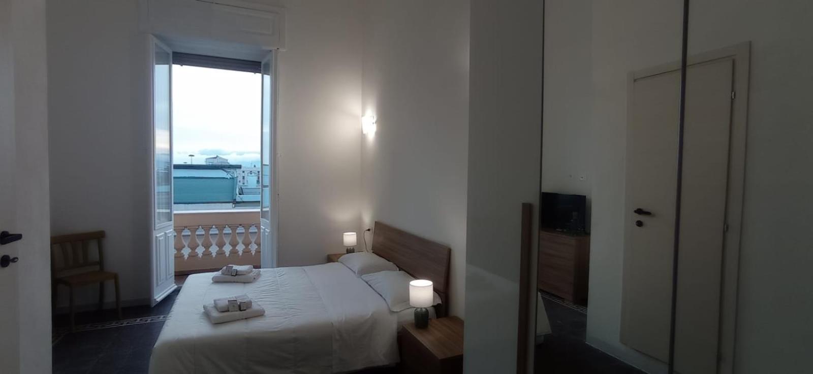 Onlyrooms V - Central & Train Station 칼리아리 외부 사진